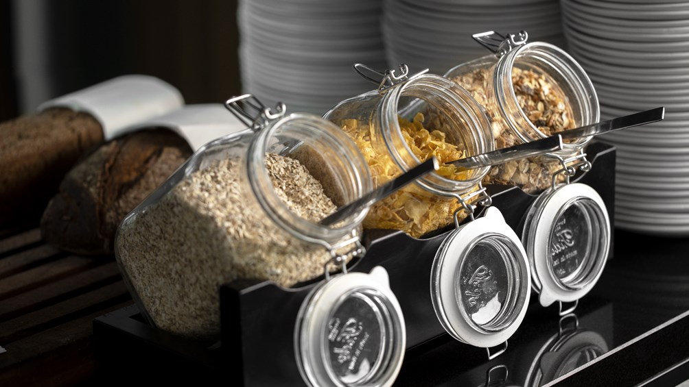 Lækkert udvalg af morgenmad på hotel Wakeup Copenhagens morgenmadsbuffet